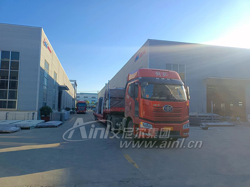 <b>艾尼尔供应烟台郊区候车亭成功发货！</b>