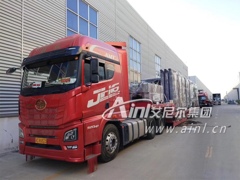 <b>艾尼尔供应青海候车亭第二车成功发货！</b>