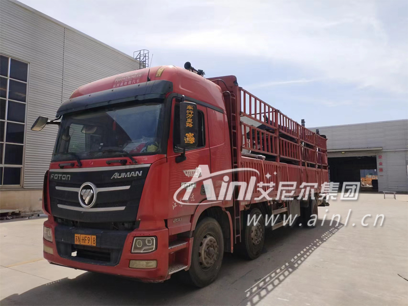 <b>艾尼尔供应石台候车亭第三车成功发货！</b>