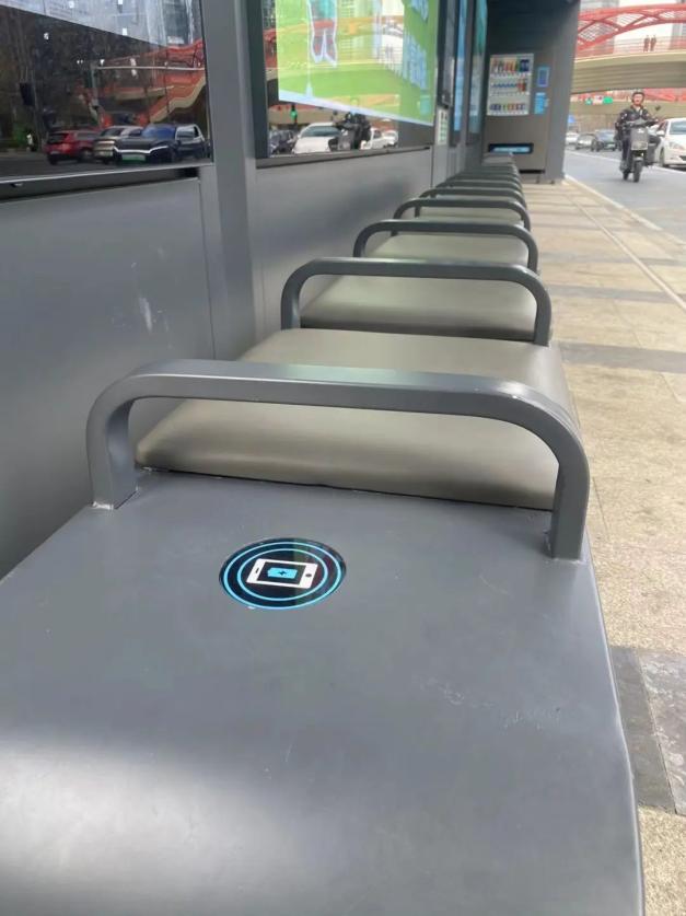 成都公交站，还能这样“玩 ”？(图2)